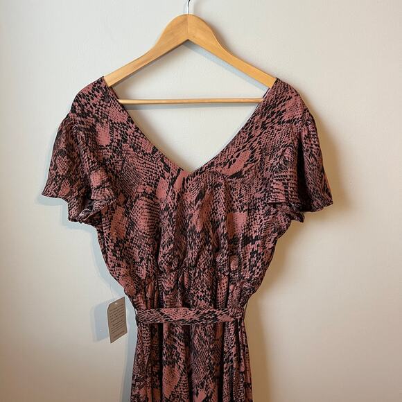 The Vanity Room NEW V Neck Hanky Hem Dress in Python Print Size Medium - Picture 7 of 11